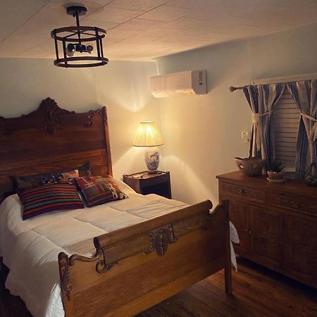 Boho-Chic Retreat - Unit 3 Apartment Bloomington Ngoại thất bức ảnh